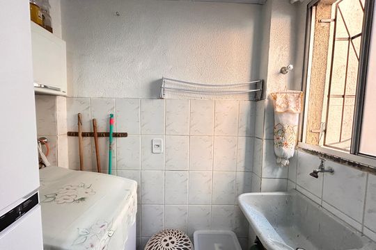 Apartamento à venda com 2 quartos, 47m² em Jardim Laguna, Contagem