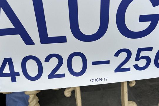 Placa de casa para alugar com 7 quartos, 357m² em Cascatinha, Juiz de Fora