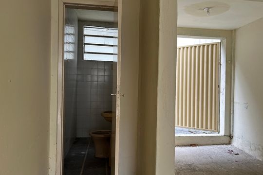 Banheiro da Garagem 2 de casa para alugar com 7 quartos, 357m² em Cascatinha, Juiz de Fora