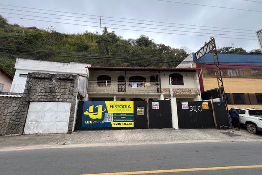 Fachada da Casa de casa para alugar com 7 quartos, 357m² em Cascatinha, Juiz de Fora