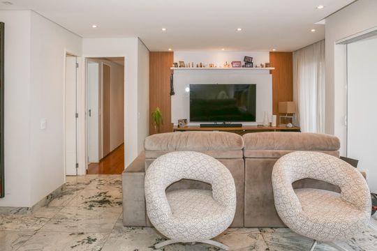 Apartamento à venda com 3 quartos, 132m² em Vila Ipojuca, São Paulo