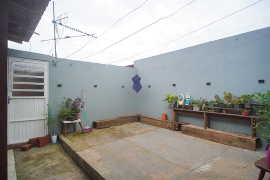 Quintal de casa à venda com 3 quartos, 166m² em Santos Dumont, São Leopoldo