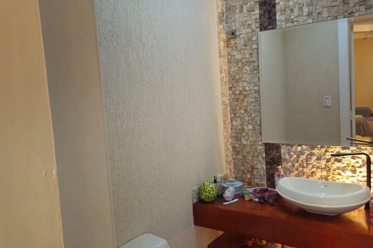 Banheiro de casa de condomínio à venda com 4 quartos, 312m² em Residencial Tres (Alphaville), Santana de Parnaíba