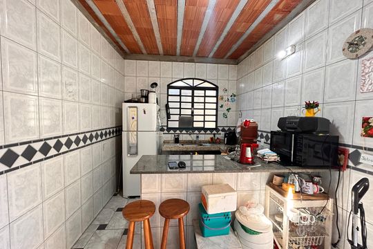 Casa à venda com 2 quartos, 200m² em A Definir Em Campo, Contagem