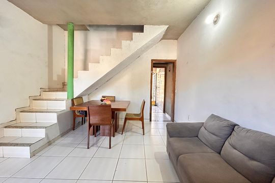 Casa à venda com 2 quartos, 200m² em A Definir Em Campo, Contagem