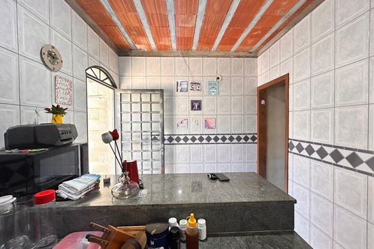 Casa à venda com 2 quartos, 200m² em A Definir Em Campo, Contagem