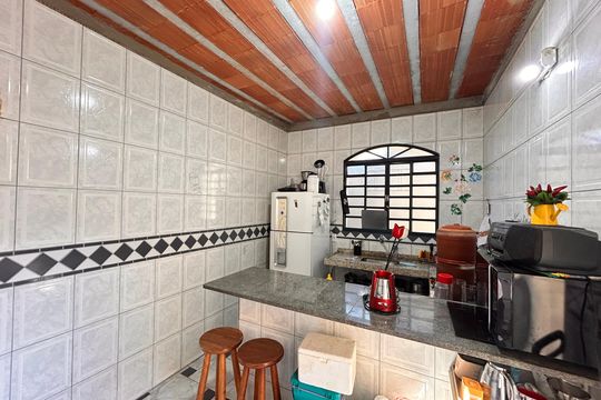 Casa à venda com 2 quartos, 200m² em A Definir Em Campo, Contagem
