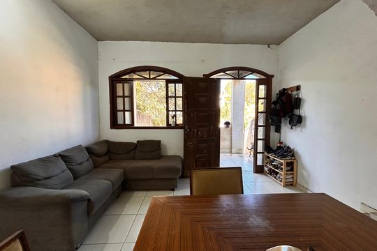 Casa à venda com 2 quartos, 200m² em A Definir Em Campo, Contagem