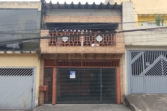 Fachada + Placa de casa para alugar com 1 quarto, 50m² em Parque Novo Lar, São Paulo