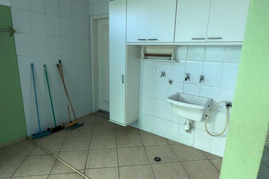 Área de serviço de casa à venda com 3 quartos, 158m² em Jardim Monte Kemel, São Paulo