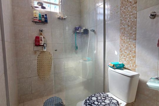 Suíte - Banheiro   de casa à venda com 4 quartos, 150m² em Diamante, Belo Horizonte