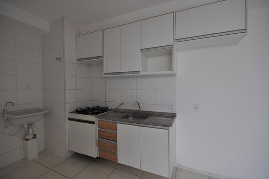 Cozinha de apartamento para alugar com 2 quartos, 37m² em Vila Guilherme, São Paulo