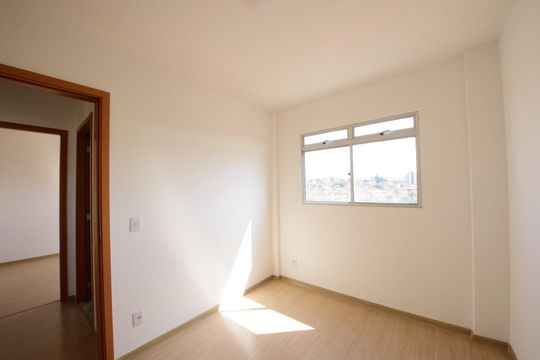 Quarto 2 de apartamento para alugar com 2 quartos, 63m² em Flávio Marques Lisboa, Belo Horizonte