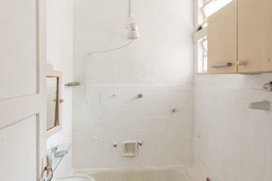 Banheiro de apartamento para alugar com 2 quartos, 58m² em Rio Comprido, Rio de Janeiro