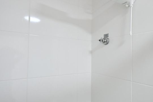 Banheiro Suíte de apartamento à venda com 1 quarto, 25m² em Paraíso do Morumbi, São Paulo