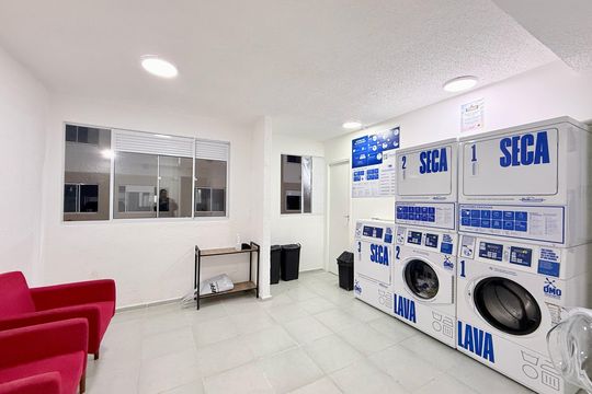 Lavandeira  de apartamento à venda com 2 quartos, 32m² em Jardim Caravelas, São Paulo