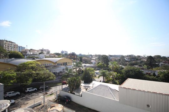 Vista de apartamento à venda com 2 quartos, 60m² em Petrópolis, Porto Alegre