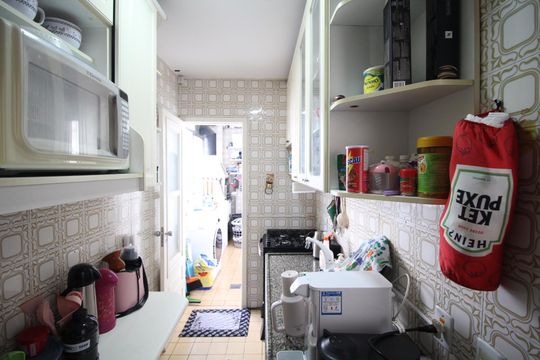 Cozinha de apartamento à venda com 2 quartos, 60m² em Petrópolis, Porto Alegre