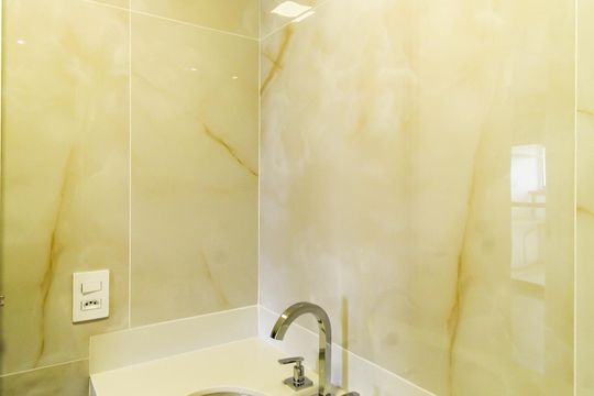 Banheiro de apartamento para alugar com 2 quartos, 75m² em Quarta Parada, São Paulo