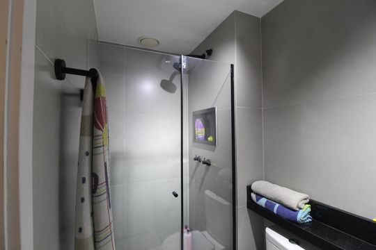 Banheiro Social de apartamento para alugar com 2 quartos, 52m² em Jacarepaguá, Rio de Janeiro