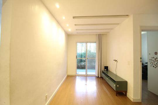 Sala de apartamento para alugar com 2 quartos, 52m² em Jacarepaguá, Rio de Janeiro