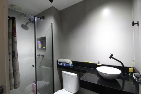 Banheiro Social de apartamento para alugar com 2 quartos, 52m² em Jacarepaguá, Rio de Janeiro