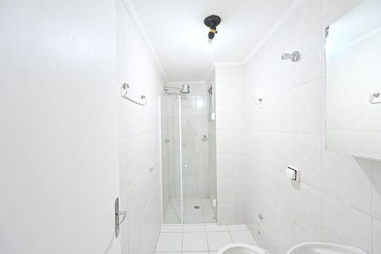 Banheiro social de apartamento para alugar com 2 quartos, 49m² em Vila da Saúde, São Paulo