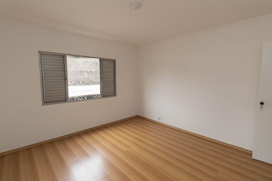 Quarto 2 de apartamento para alugar com 2 quartos, 75m² em Vila Gustavo, São Paulo