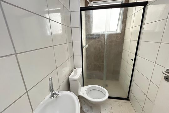Banheiro de apartamento à venda com 2 quartos, 44m² em Sampaio, Rio de Janeiro