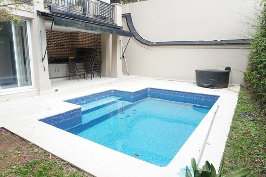 Piscina de casa de condomínio para alugar com 2 quartos, 474m² em Parque Sinai, Santana de Parnaíba