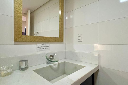 Banheiro de kitnet/studio à venda com 1 quarto, 32m² em Jardim Paulista, São Paulo