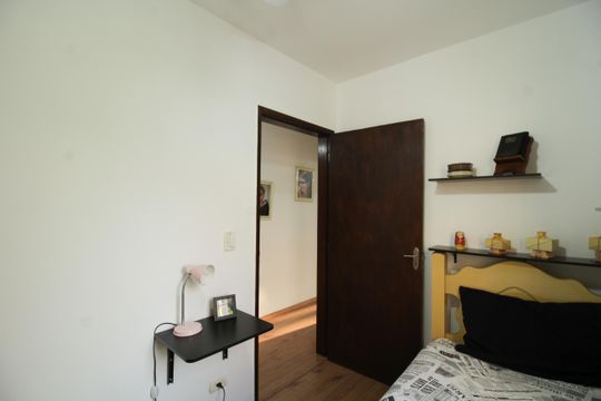 Quarto 2 de casa à venda com 3 quartos, 148m² em Parque Sao Domingos, São Paulo