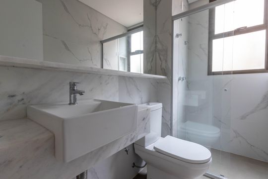 Banheiro de apartamento à venda com 2 quartos, 93m² em Anchieta, Belo Horizonte