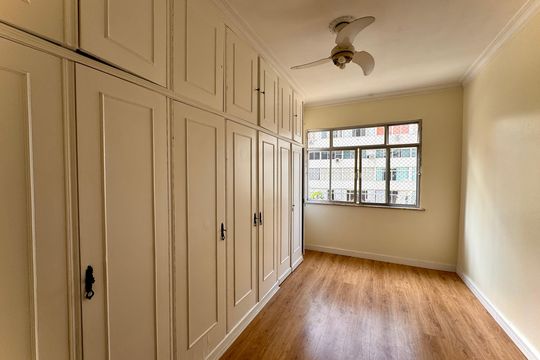 Apartamento para alugar com 3 quartos, 129m² em Laranjeiras, Rio de Janeiro