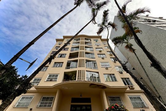 Apartamento para alugar com 3 quartos, 129m² em Laranjeiras, Rio de Janeiro