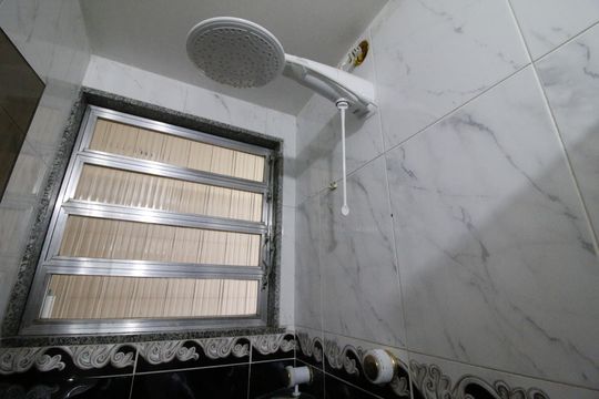 Banheiro 2 de casa de condomínio à venda com 4 quartos, 305m² em Taquara, Rio de Janeiro