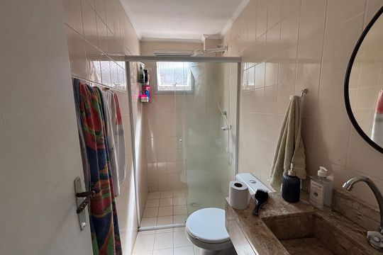 Banheiro de apartamento para alugar com 2 quartos, 60m² em Jardim Rio das Pedras, Cotia