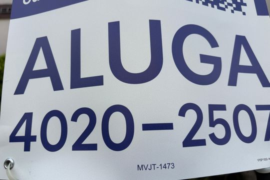 Placa de apartamento para alugar com 2 quartos, 60m² em Jardim Rio das Pedras, Cotia