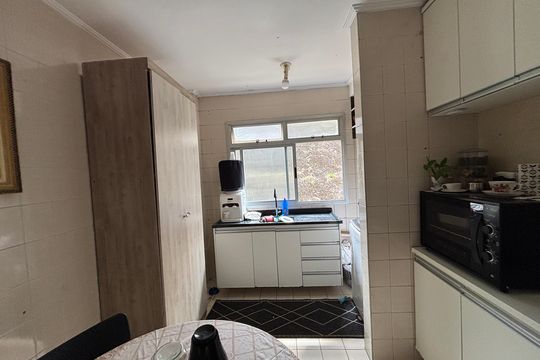 Cozinha de apartamento para alugar com 2 quartos, 60m² em Jardim Rio das Pedras, Cotia