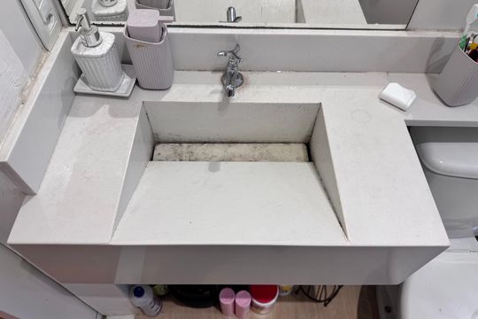Banheiro Social de apartamento à venda com 2 quartos, 43m² em Recreio dos Bandeirantes, Rio de Janeiro