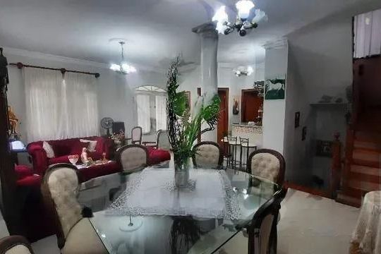Casa de Condomínio à venda com 4 quartos, 302m² em Santa Cruz, Valinhos