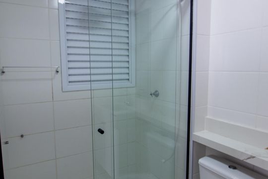 Banheiro de apartamento para alugar com 2 quartos, 50m² em Jardim Abatia, Sorocaba