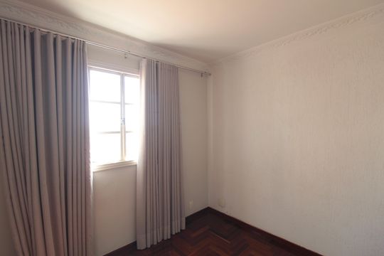 Quarto 1 de apartamento à venda com 3 quartos, 250m² em Heliópolis, Belo Horizonte