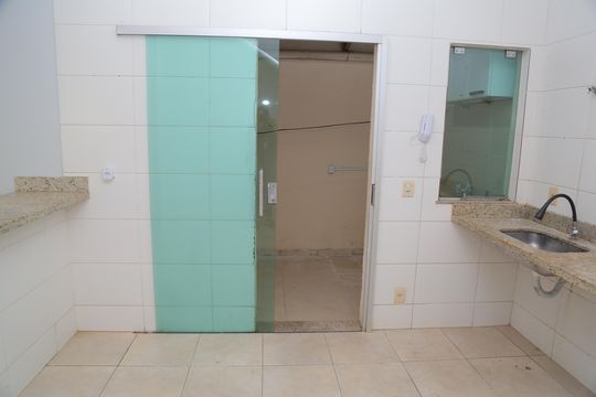 Cozinha de casa de condomínio para alugar com 3 quartos, 79m² em Jardim Imperial, Aparecida de Goiânia