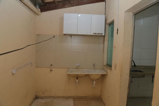 Área de Serviço de casa de condomínio para alugar com 3 quartos, 79m² em Jardim Imperial, Aparecida de Goiânia