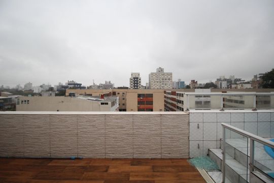 Sacada de apartamento para alugar com 3 quartos, 147m² em Petrópolis, Porto Alegre
