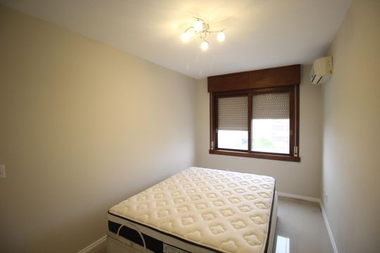 Quarto 1 de apartamento para alugar com 3 quartos, 147m² em Petrópolis, Porto Alegre