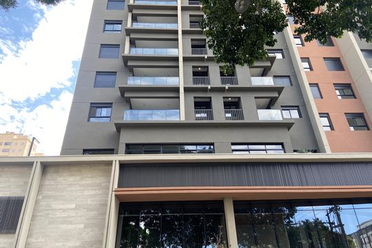 Fachada do bloco de apartamento à venda com 2 quartos, 78m² em Vila Yara, Osasco