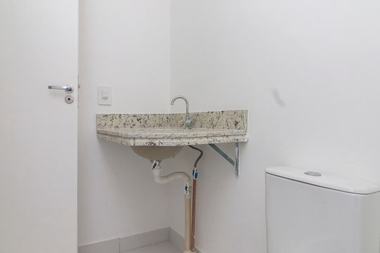 Banheiro de kitnet/studio à venda com 1 quarto, 28m² em Brooklin, São Paulo