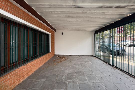 Garagem  de casa para alugar com 3 quartos, 239m² em Campo Belo, São Paulo